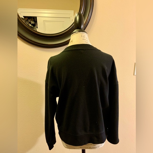 CUTE CALVIN KLEIN SWEATSHIRT ❤️CHANGE IT UP WITH A WHITE SHIRT UNDERNEATH. - Picture 5 of 14